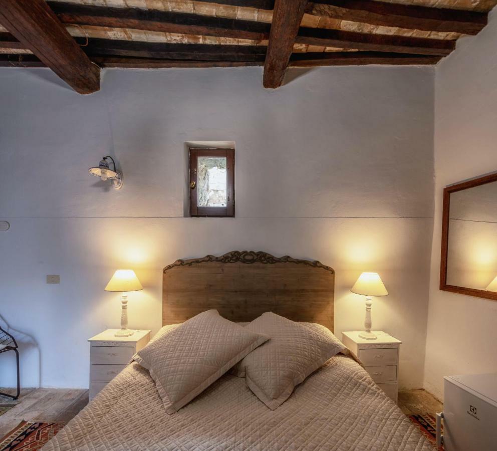 Aparthotel Castello Valenzino Pierantonio Exterior foto