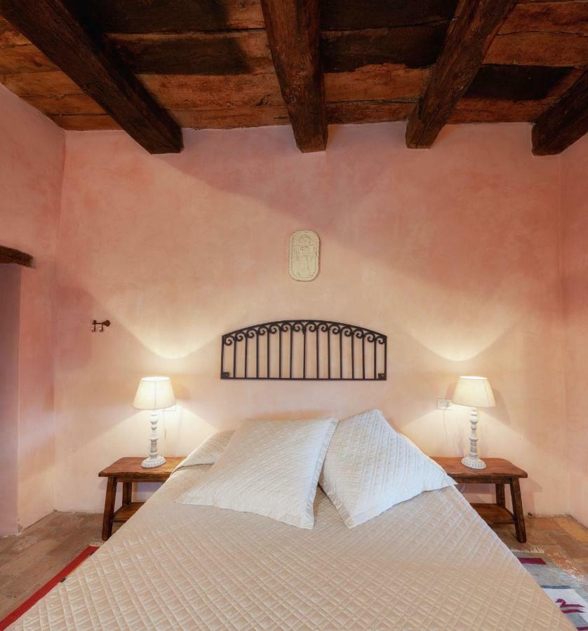 Aparthotel Castello Valenzino Pierantonio Exterior foto