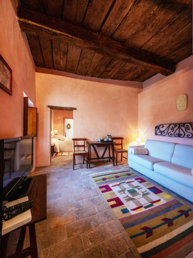 Aparthotel Castello Valenzino Pierantonio Exterior foto