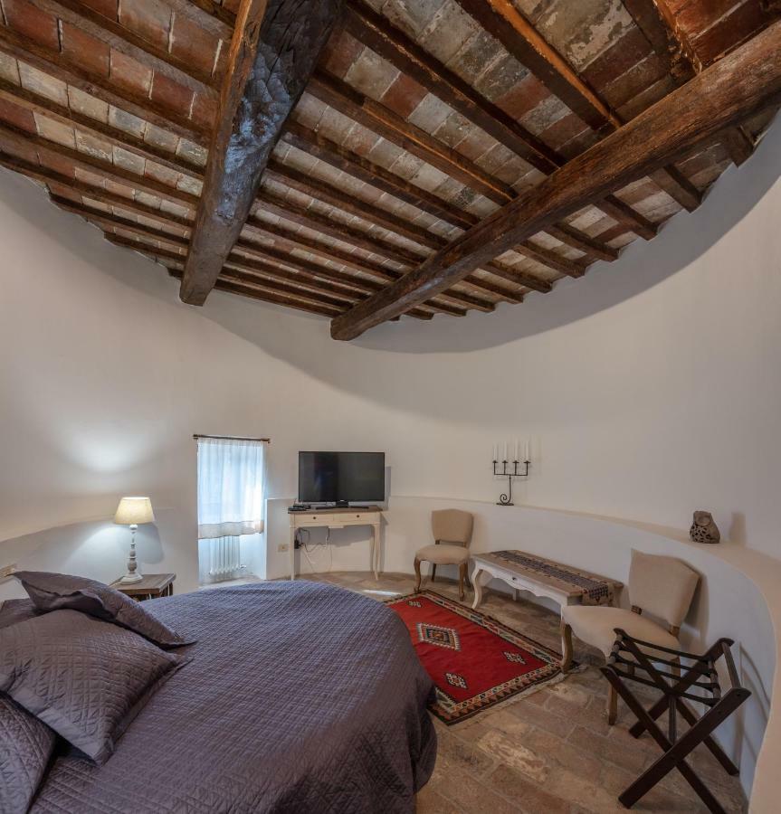 Aparthotel Castello Valenzino Pierantonio Exterior foto