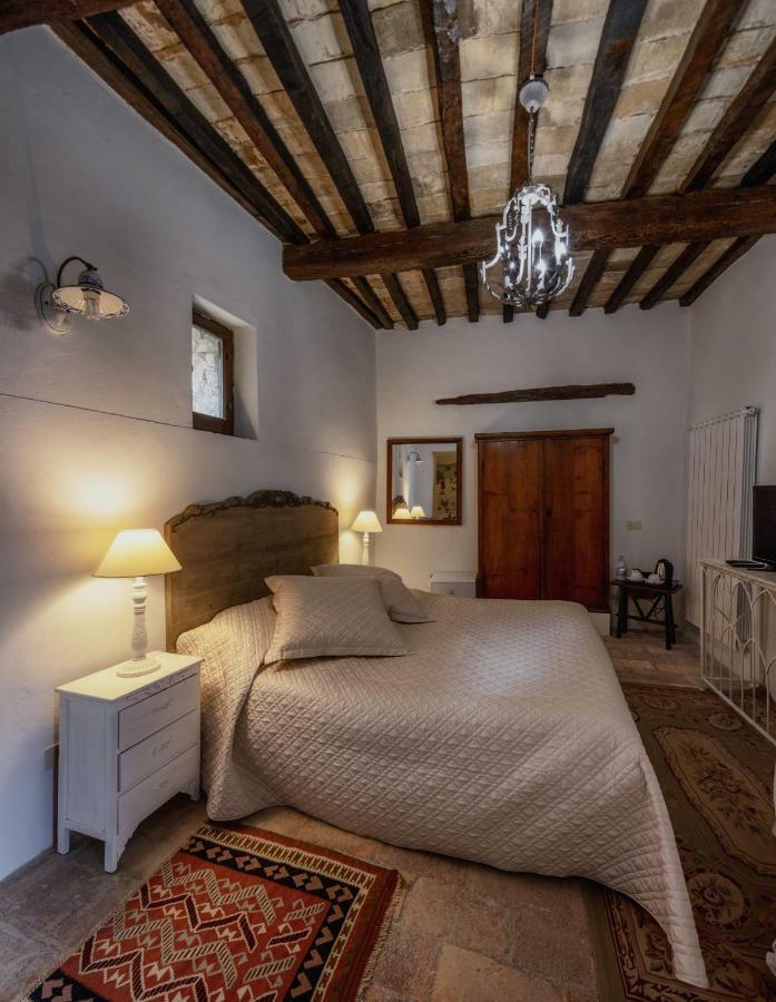 Aparthotel Castello Valenzino Pierantonio Exterior foto