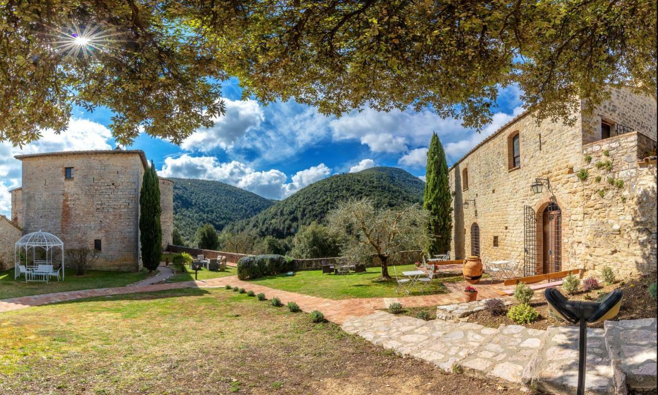 Aparthotel Castello Valenzino Pierantonio Exterior foto