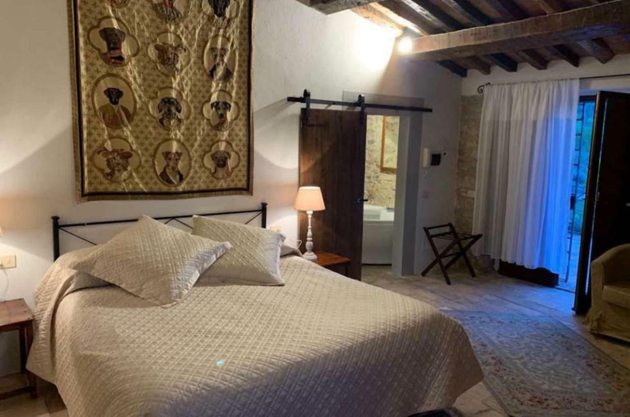 Aparthotel Castello Valenzino Pierantonio Exterior foto