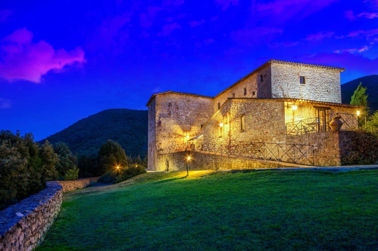 Aparthotel Castello Valenzino Pierantonio Exterior foto