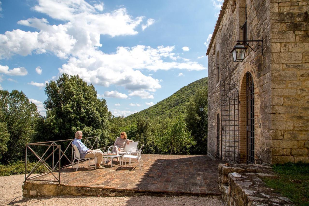 Aparthotel Castello Valenzino Pierantonio Exterior foto