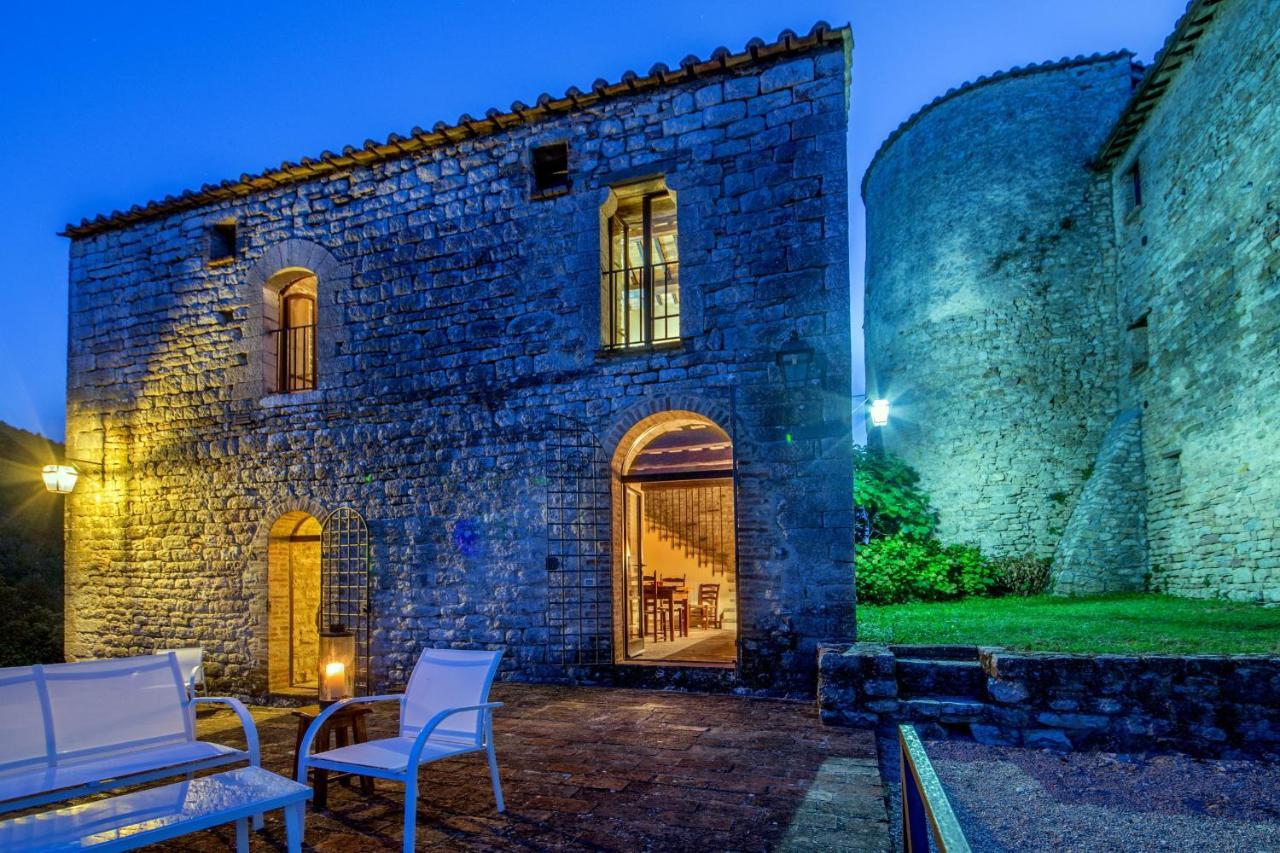 Aparthotel Castello Valenzino Pierantonio Exterior foto