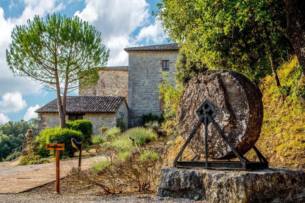 Aparthotel Castello Valenzino Pierantonio Exterior foto