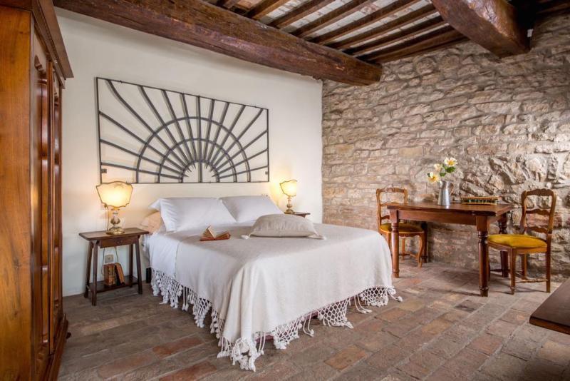 Aparthotel Castello Valenzino Pierantonio Exterior foto
